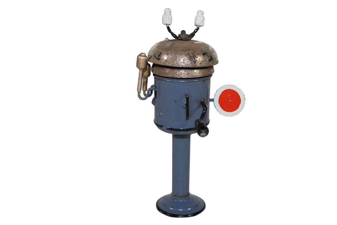 Marklin double chime mechanism: Marklin double chime mechanism Rare, original, function okay, Rust, on bell, otherwise Z 2