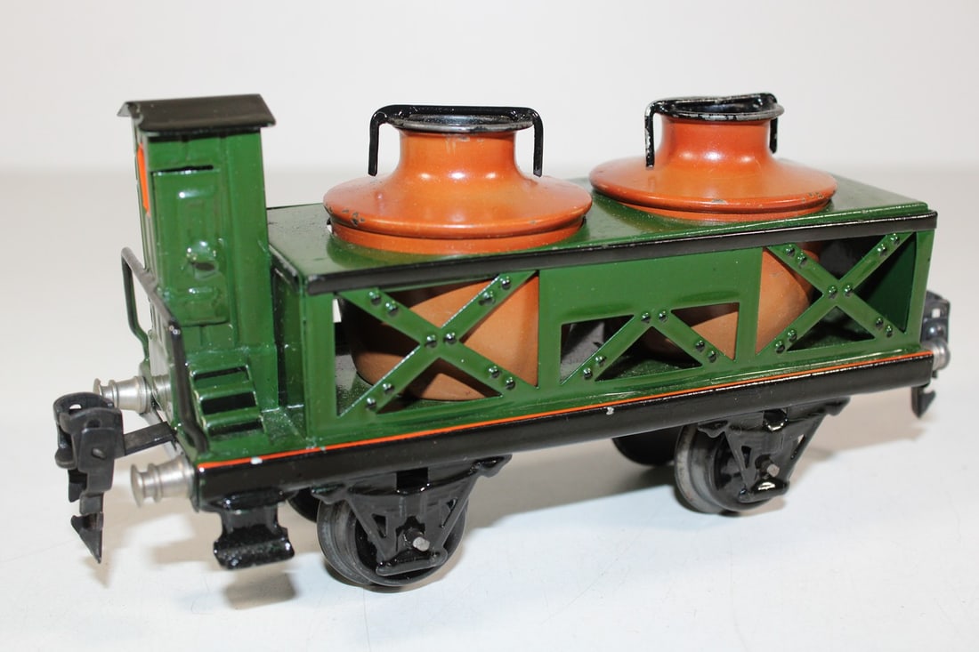 Marklin 0-gauge acid wagon 1990: Marklin 0-gauge acid wagon 1990 One cover repaired, used, Z 2