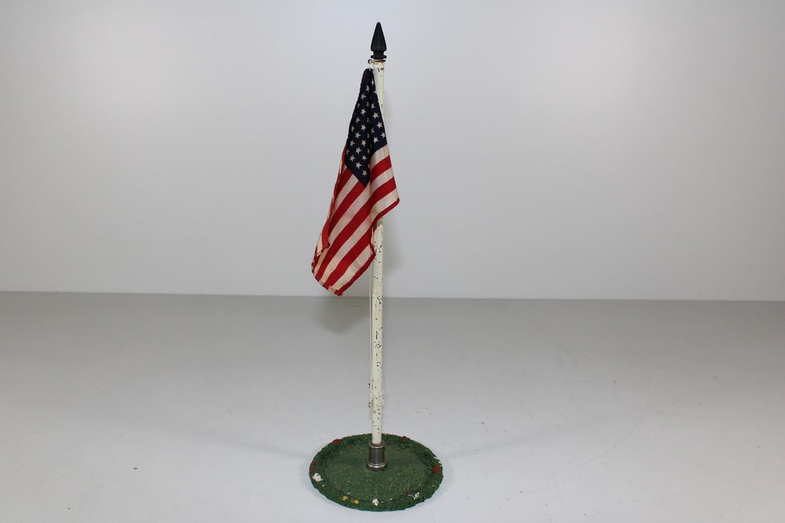 American flag: American flag old, tin and wood version, height 37cm, used, Z 1-2