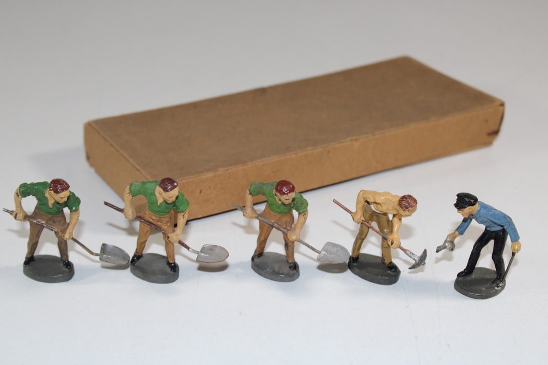Marklin Gauge 0 railway worker: Marklin Gauge 0 railway worker used, in box, Z 2
