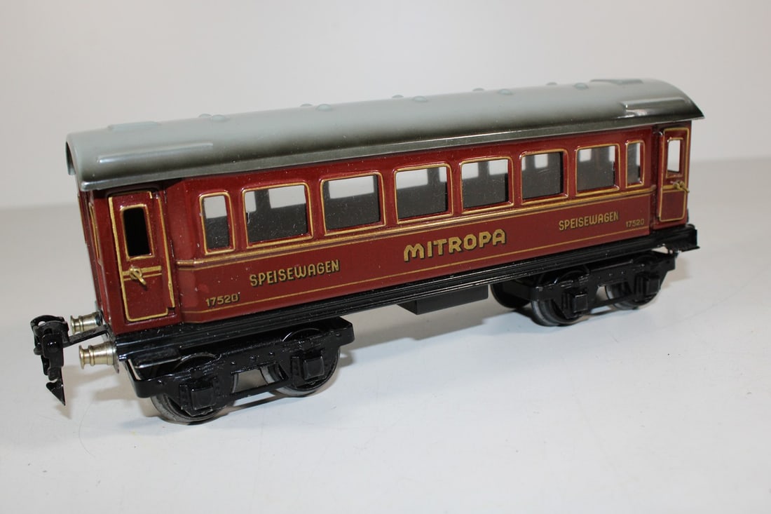 Marklin Gauge 0 dining car 1752: Marklin Gauge 0 dining car 1752 used, Z 1-2