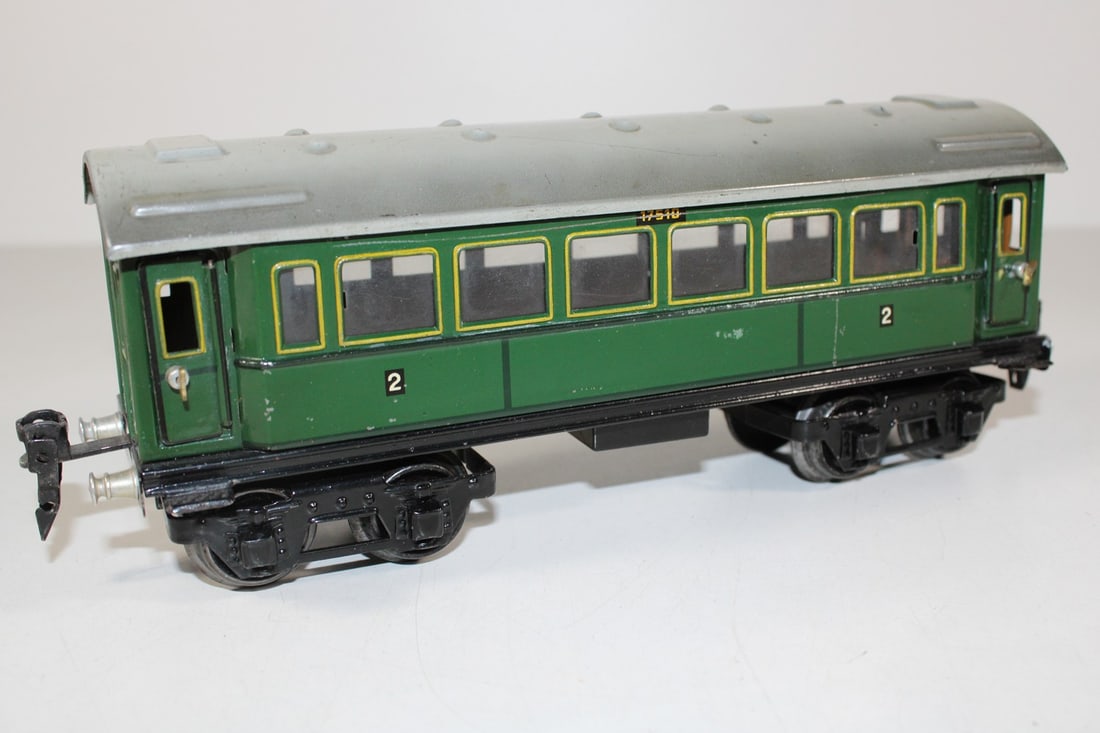 Marklin Gauge 0 passenger coach 1751: Marklin Gauge 0 passenger coach 1751 used, Z 2-3