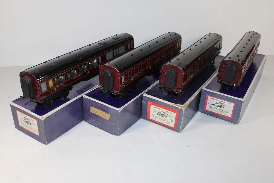 Bassett Lowke 0-gauge passenger coach set OVP (1 of 7)