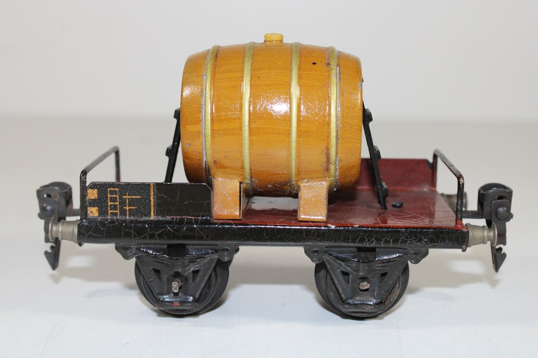 Marklin Gauge 0 barrel wagon 1666: Marklin Gauge 0 barrel wagon 1666 used, Z 2-3