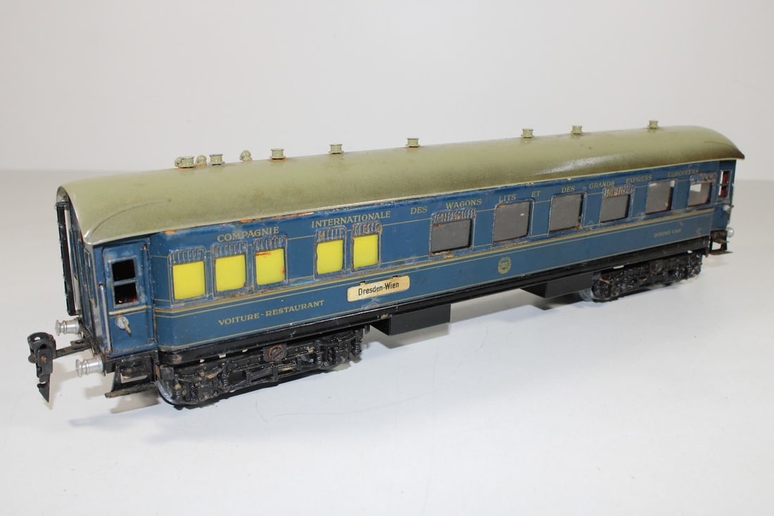 Marklin 0-gauge international dining car 1942 J (1 of 3)