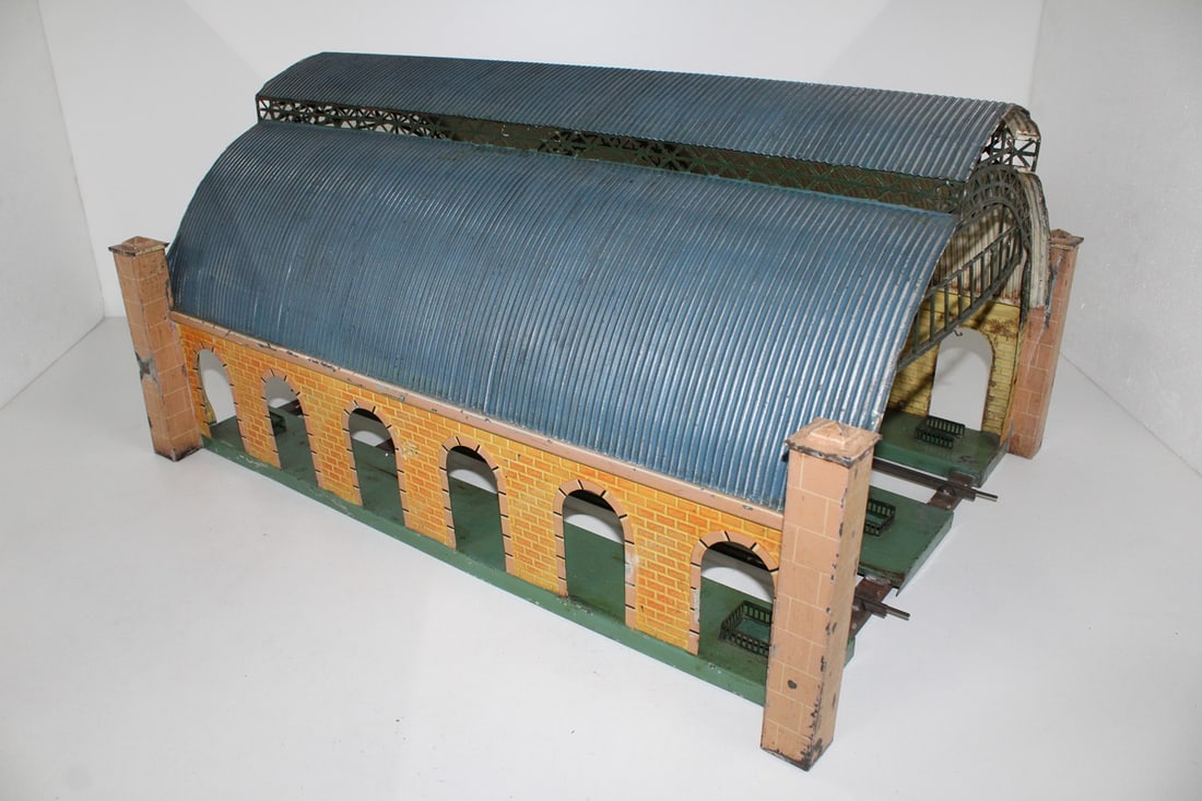 Marklin large station concourse 2071/1: Marklin large station concourse 2071/1 Rare, original, Station restoration missing, used, NV, Z 3+