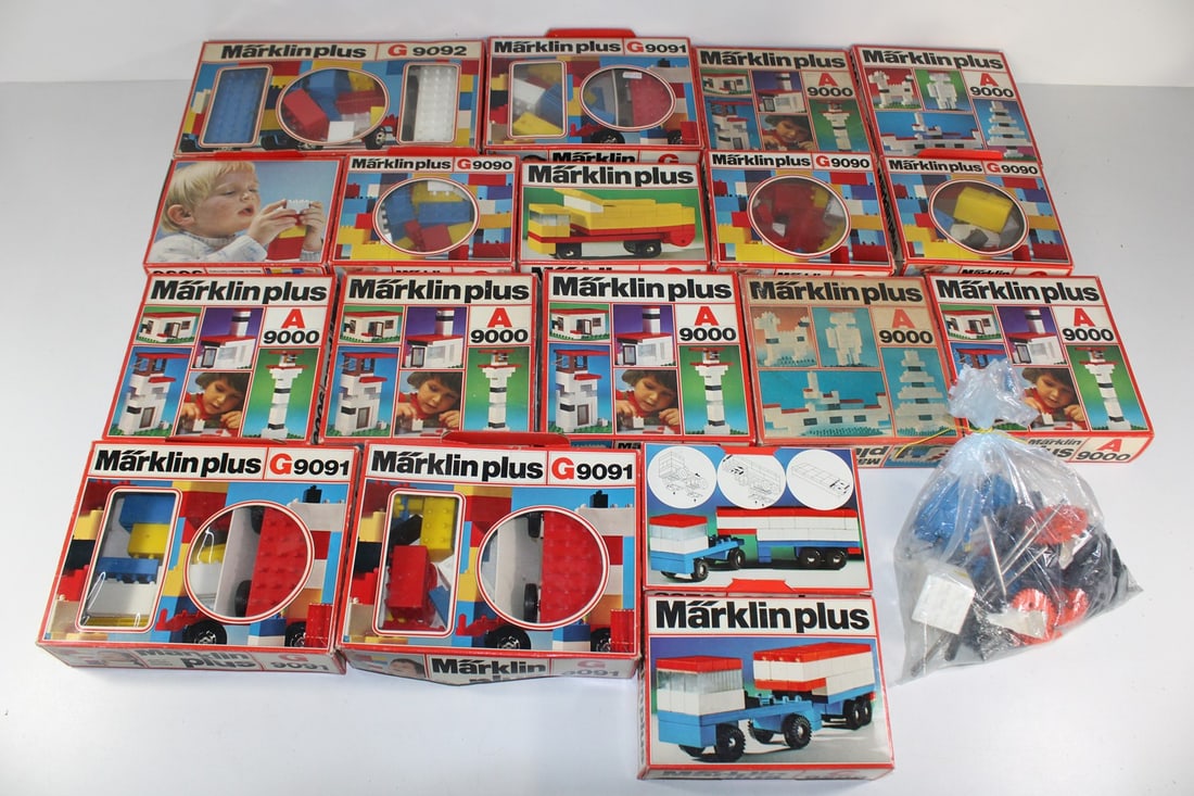 Marklin Plus collection: Marklin Plus collection used, possibly NV, Z 2-3