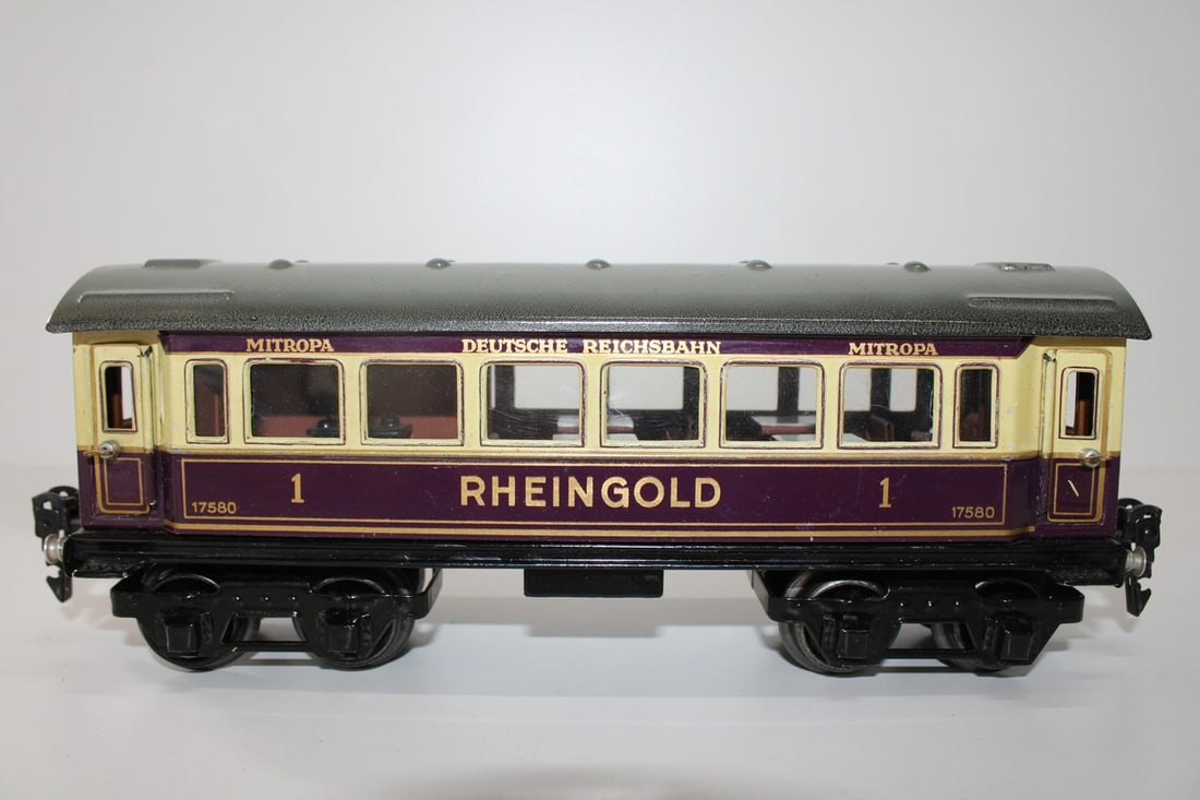 Marklin gauge 0 Rheingold wagon 1758: Marklin gauge 0 Rheingold wagon 1758 Top condition! Original! With interior fittings! Dining car! Used, Z 1-2