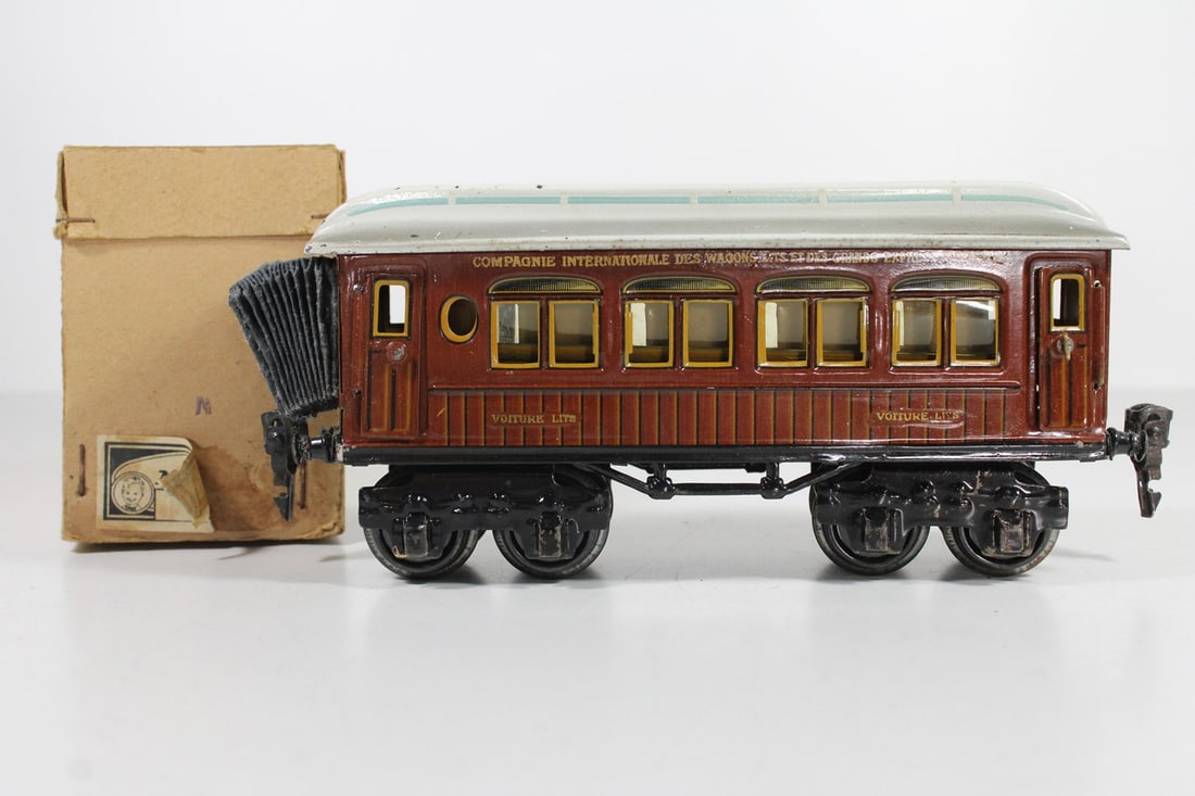Marklin track 0 PLM wagon 1894 SH OVP: Marklin track 0 PLM wagon 1894 SH OVP With interior fittings! Label NV, used, one door handle missing, Z 2+