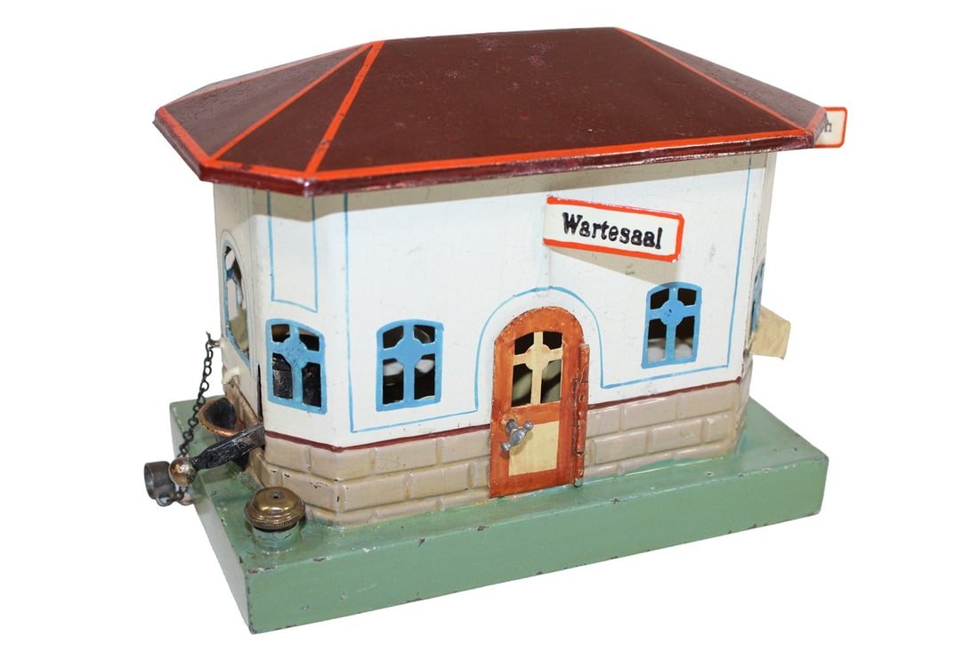 Marklin railway station buffet 2622: Marklin railway station buffet 2622 Dreamlike original condition! Station buffet, 2 refreshment rooms, Water reservoir in the base with fountain. Original from 1909 to 1914. Hanging signs replaced, us