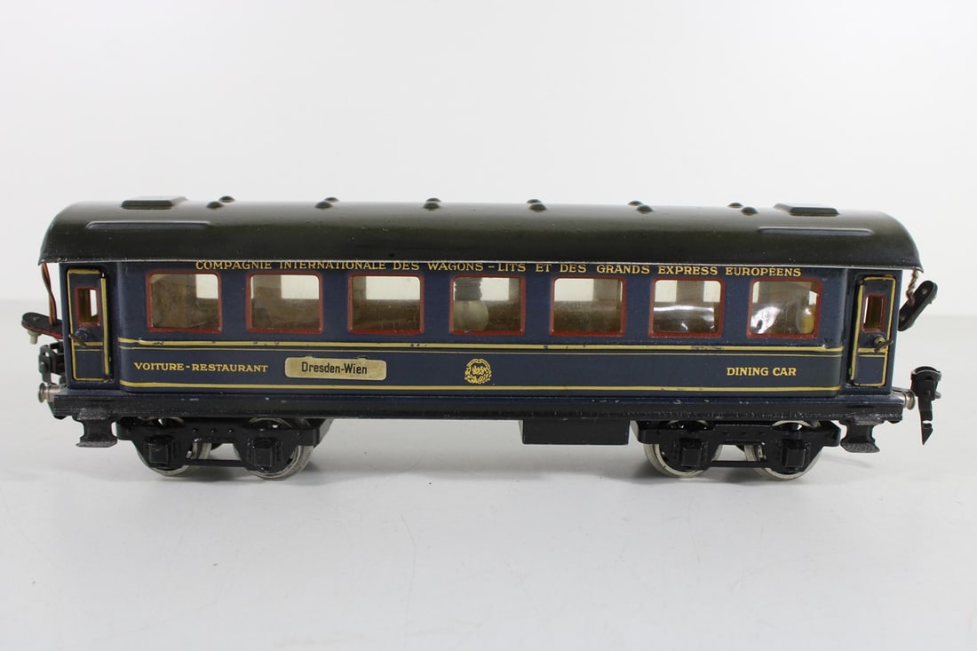 Marklin Gauge 0 international dining car 1846: Marklin Gauge 0 international dining car 1846 In top condition! Original! With lighting, used, Z 1-2
