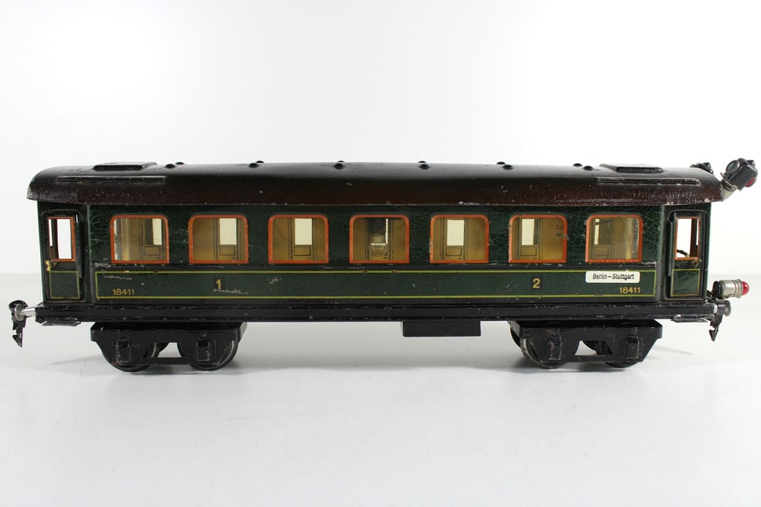 Marklin gauge 1 passenger coach 1841 G: Marklin gauge 1 passenger coach 1841 G With interior fittings! Cracked paint, 4 train running signs missing, used, Z 3+