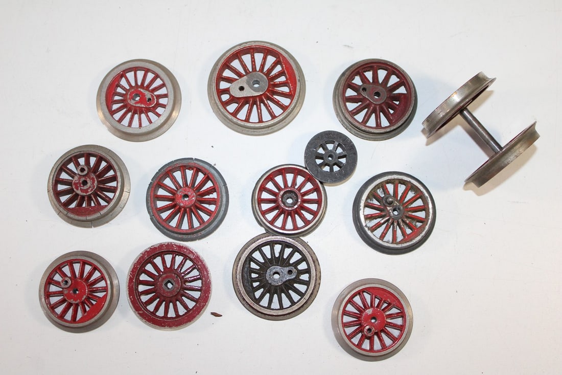 Marklin track 0 and 1 locomotive wheels: Marklin track 0 and 1 locomotive wheels used, possibly NV, Z 3