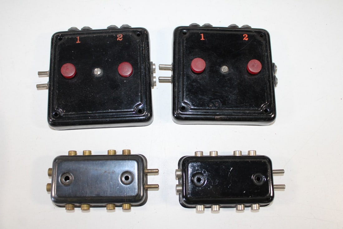 Marklin distributor and control panel: Marklin distributor and control panel used, Z 2-3