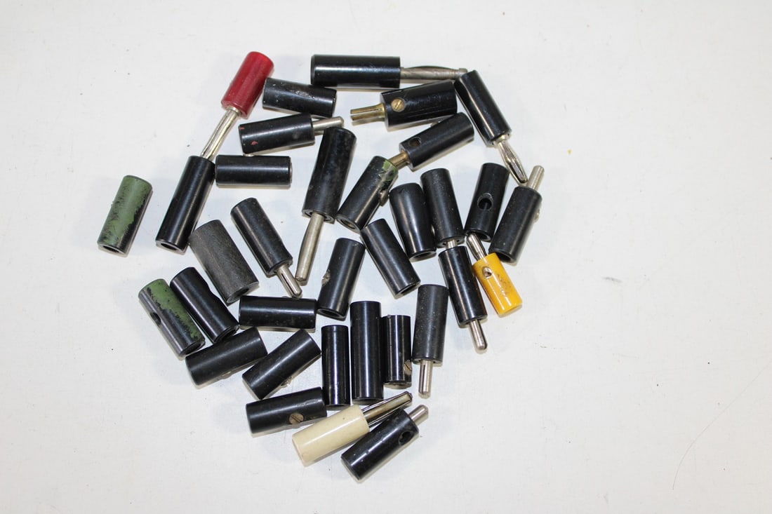 Marklin track 0 and 1 plugs and sockets: Marklin track 0 and 1 plugs and sockets used, Z 2-3