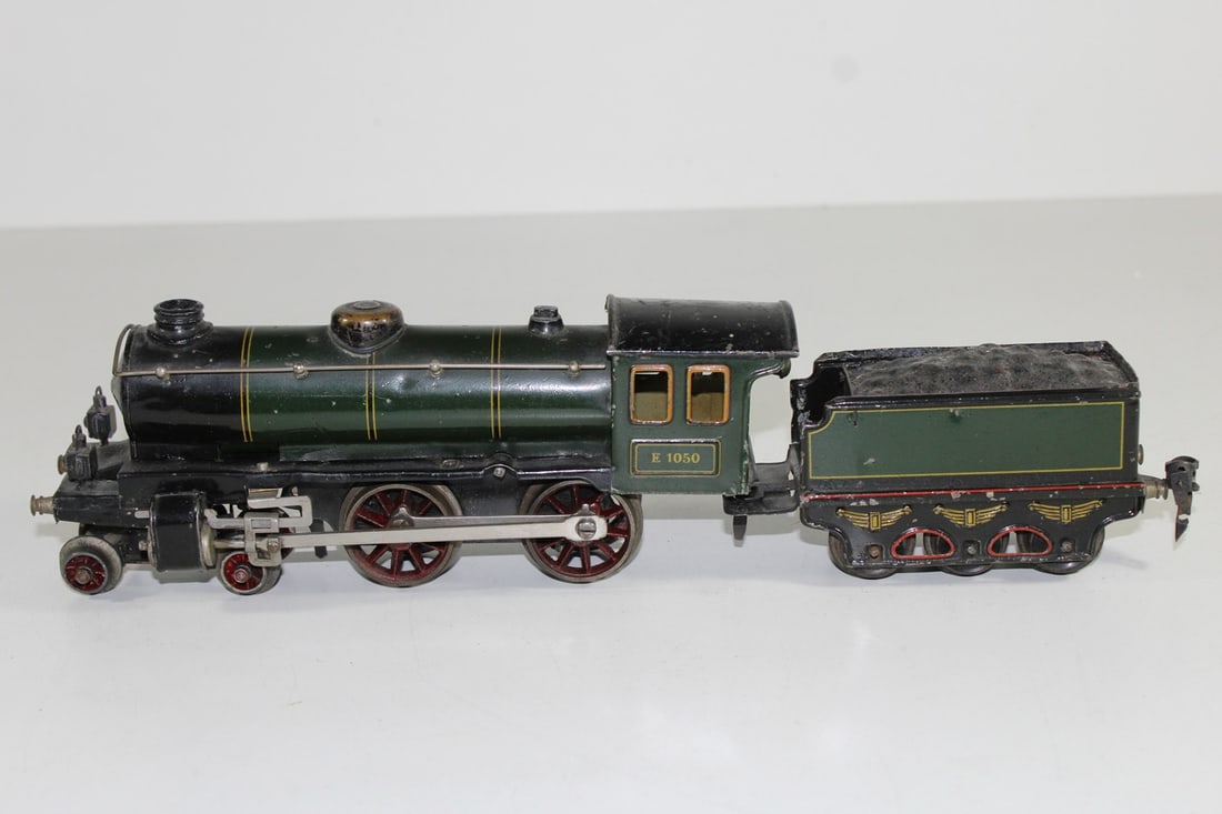 Marklin track 0 steam locomotive E 1050: Marklin track 0 steam locomotive E 1050 clockwork intact, used, LF repaired, Z 3+