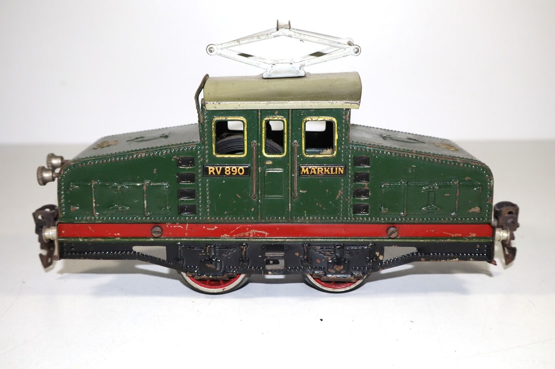 Marklin track 0 electric locomotive RV 890: Marklin track 0 electric locomotive RV 890 clockwork intact, gear does not engage, used, Z 3+