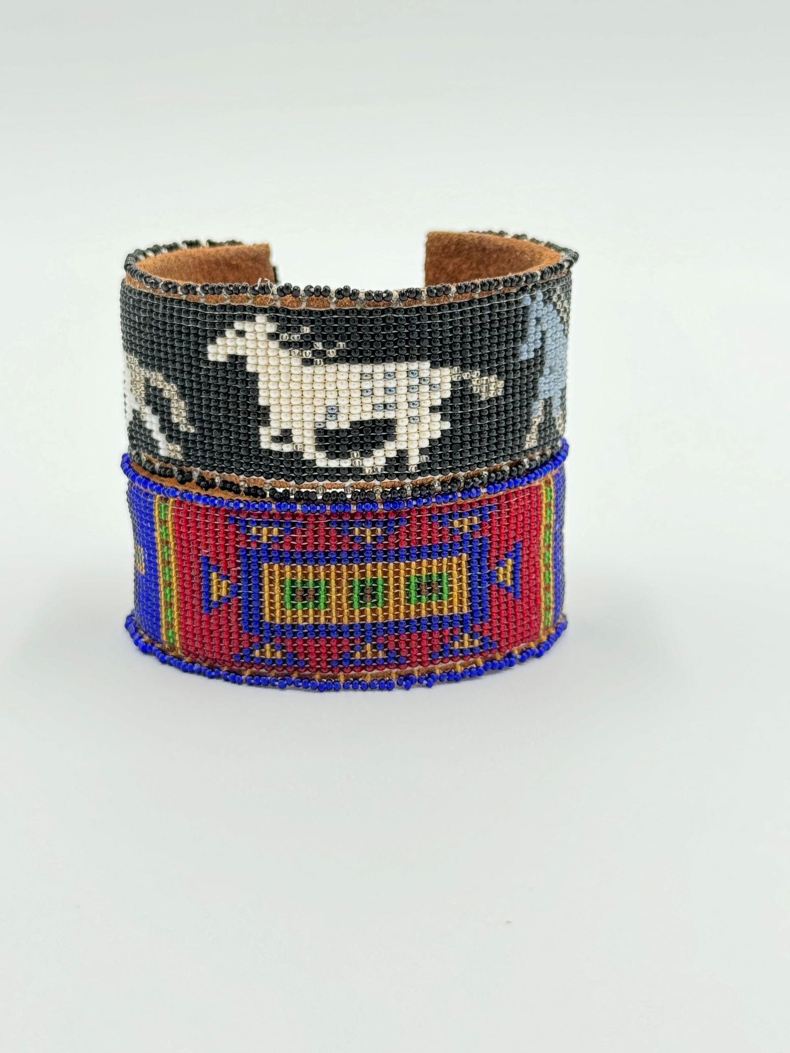 Two amazing native american Teri Greeves beaded bracelets both signed (1 of 8)