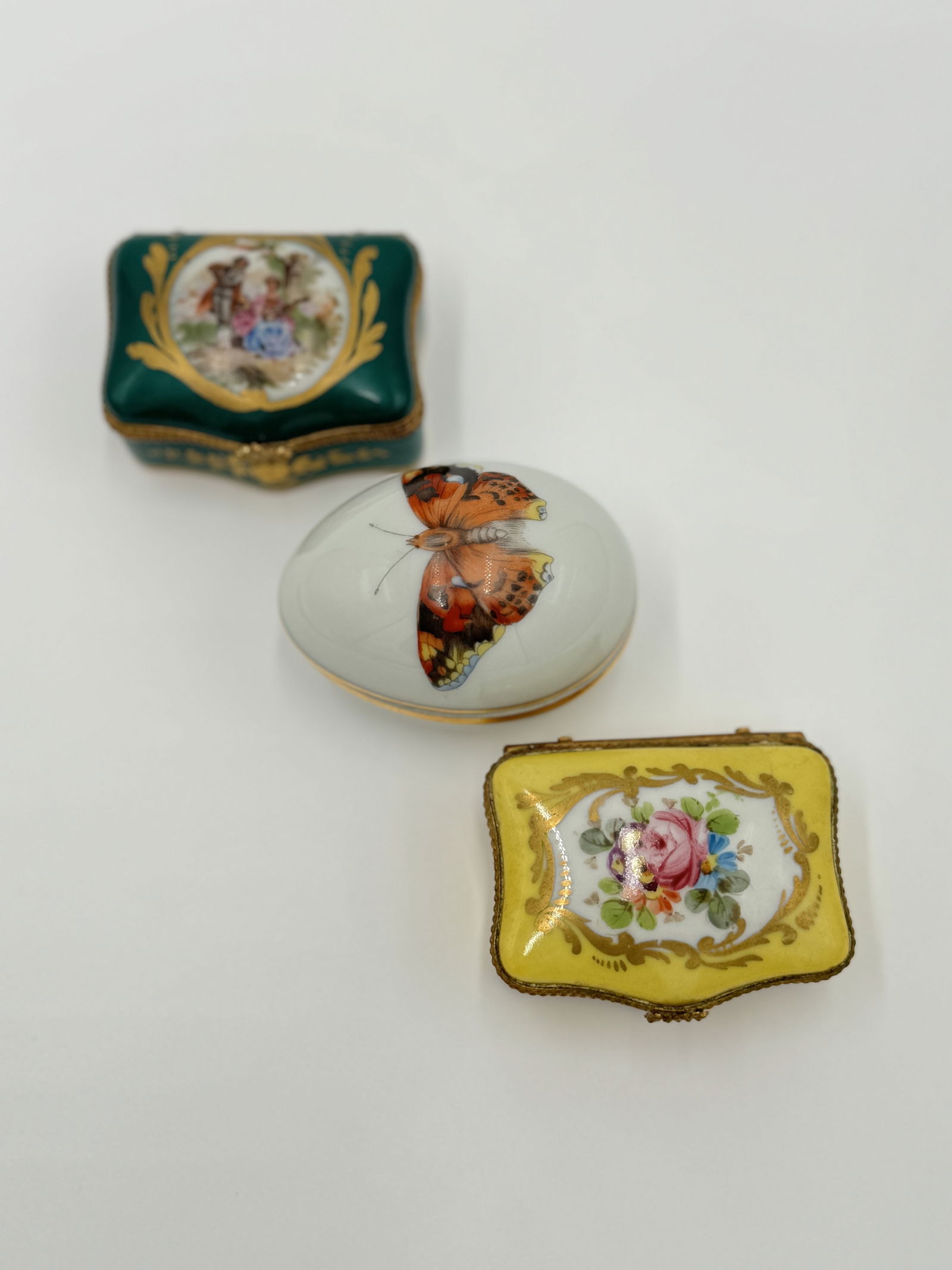 Vintage lot three porcelain Limoges painted boxes (1 of 9)