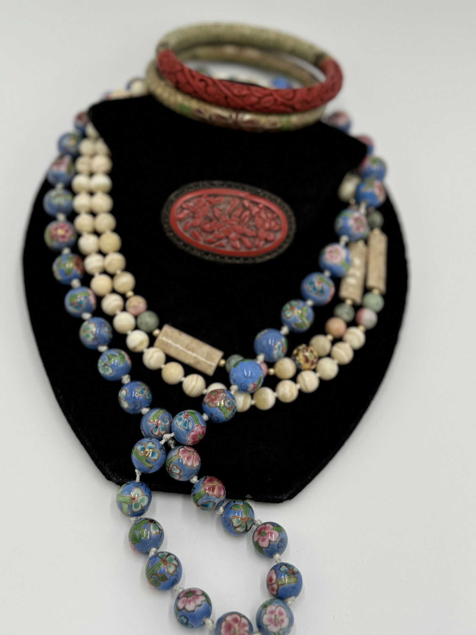 Amazing vintage Chinese cinnabar jewelry and cloisonné jewelry lot (1 of 7)