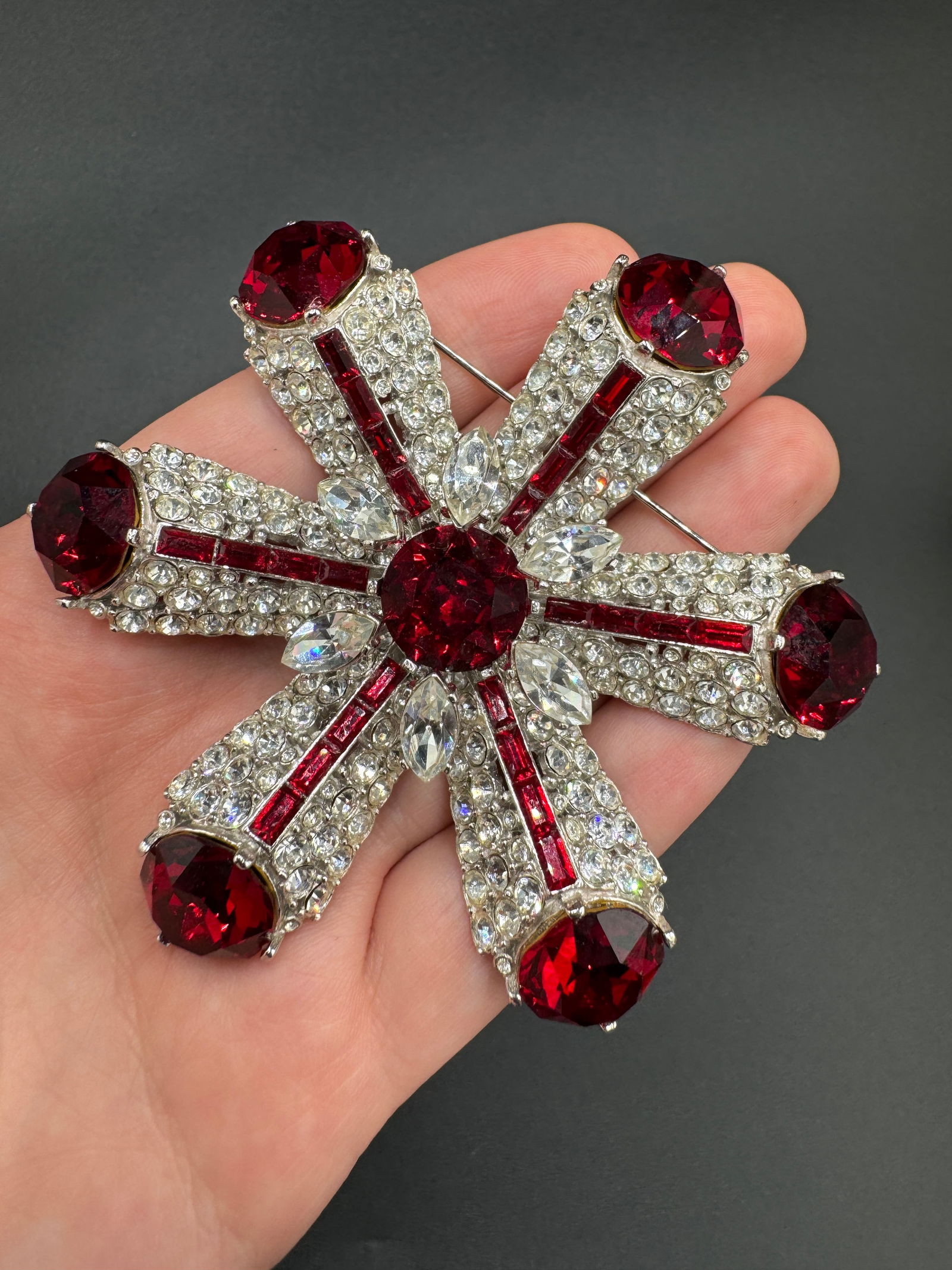 Amazing extra large vintage red and clear “snowflake “ rhinestone brooch (1 of 7)