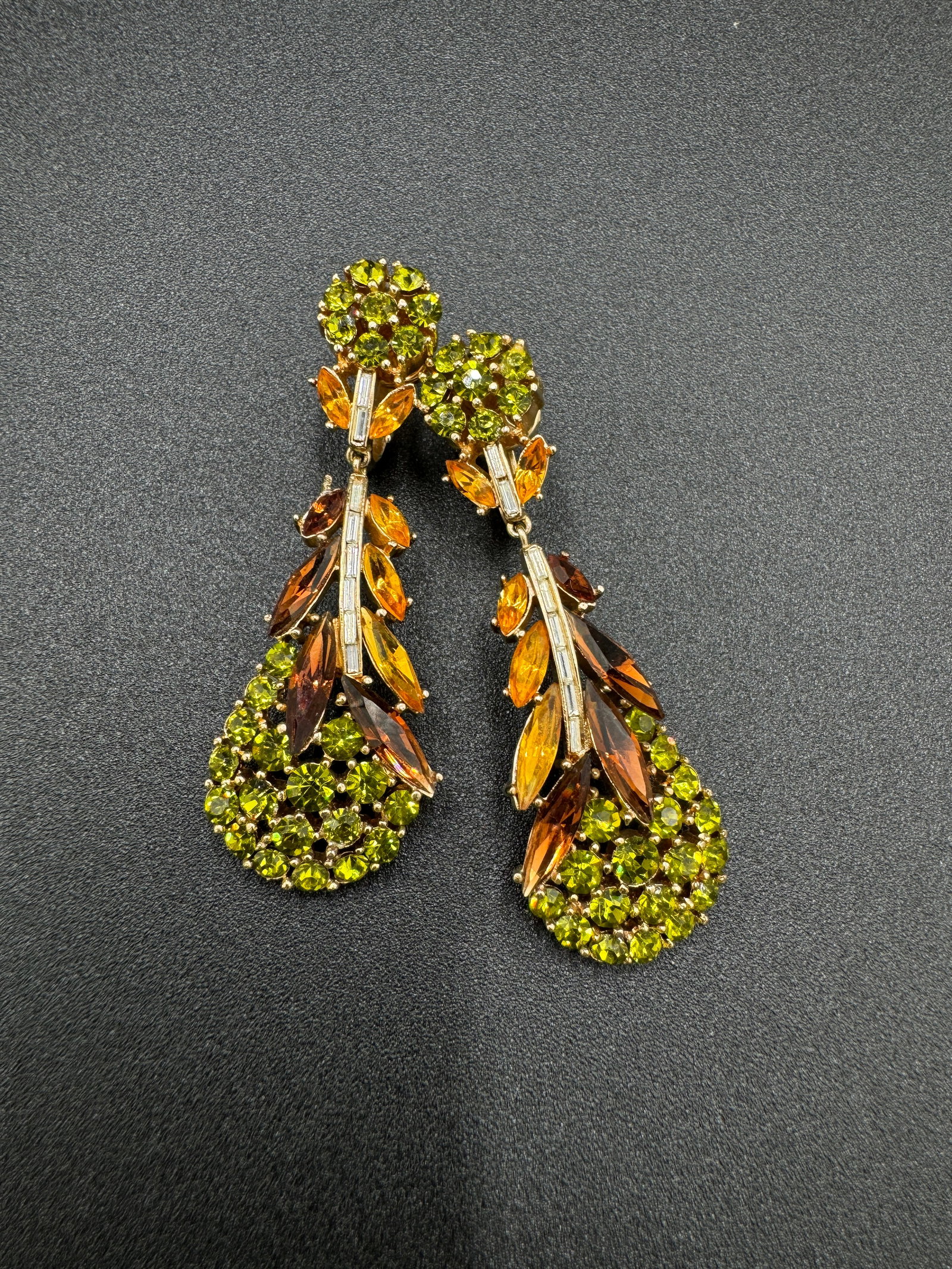RARE CROWN TRIFARI 'ESPLANADE' TOPAZ NAVETTE RHINESTONE FLORAL CLIP EARRINGS (1 of 7)
