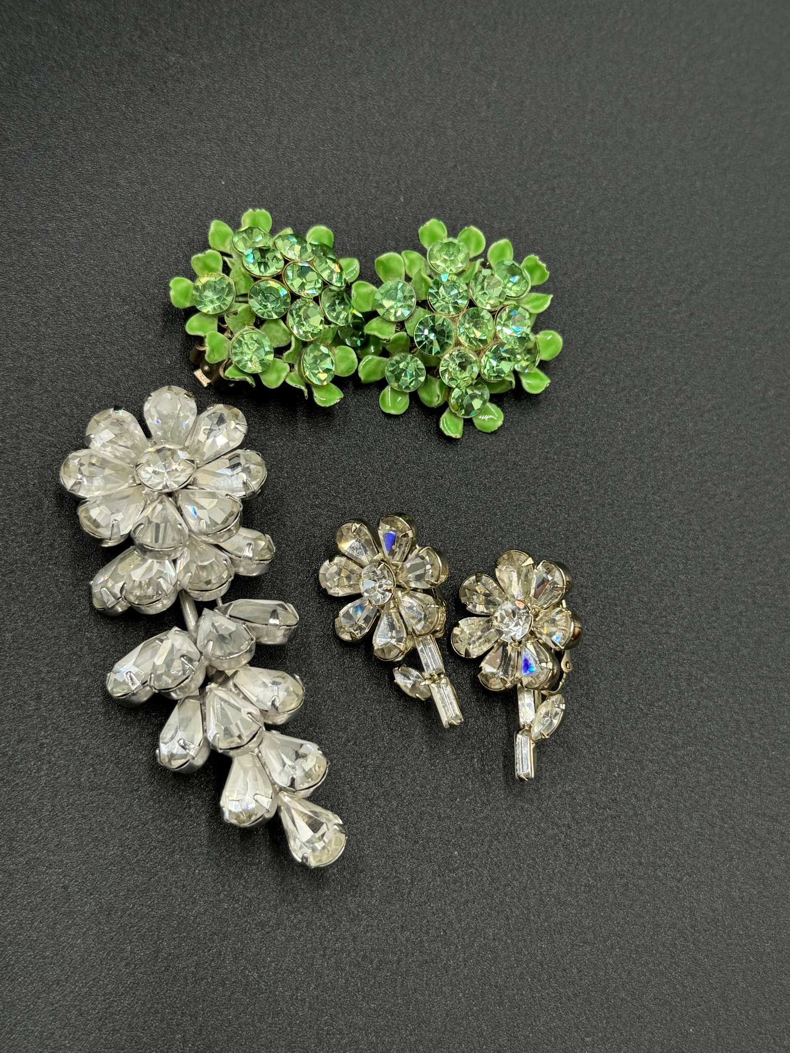 Amazing Mid-Century large flower brooch/earrings and Weiss signed green flowers earrings (1 of 7)