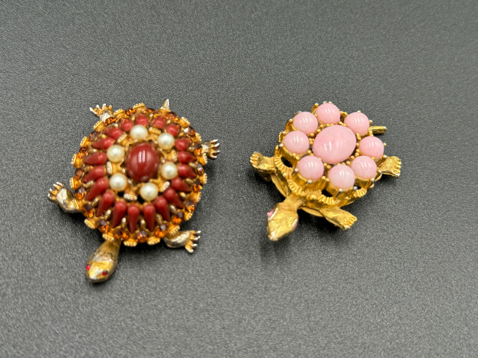 Gorgeous vintage signed Har turtle brooch and unsigned turtle brooch (1 of 8)