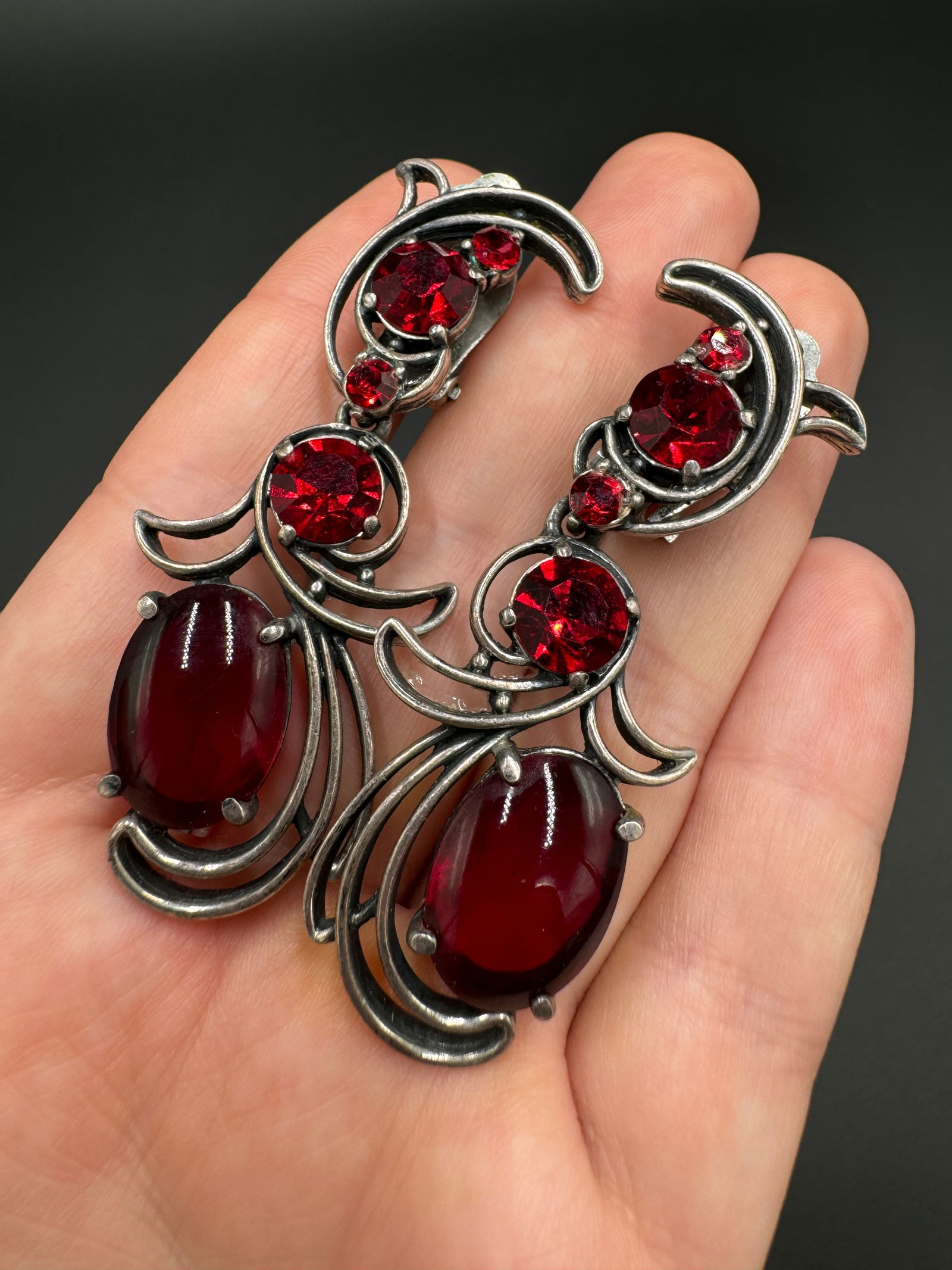 Gorgeous  EARLY SCHIAPARELLI RED CABOCHON DANGLING EARRINGS  SIGNED (1 of 7)