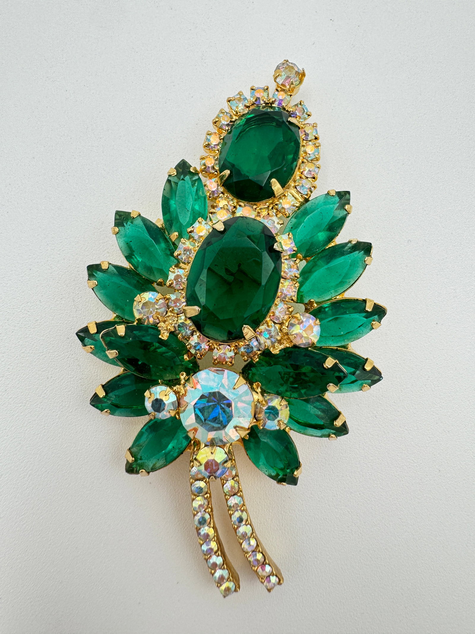Vintage JULIANA DeLizza & Elster Statement Brooch Emerald Green Elegance (1 of 6)