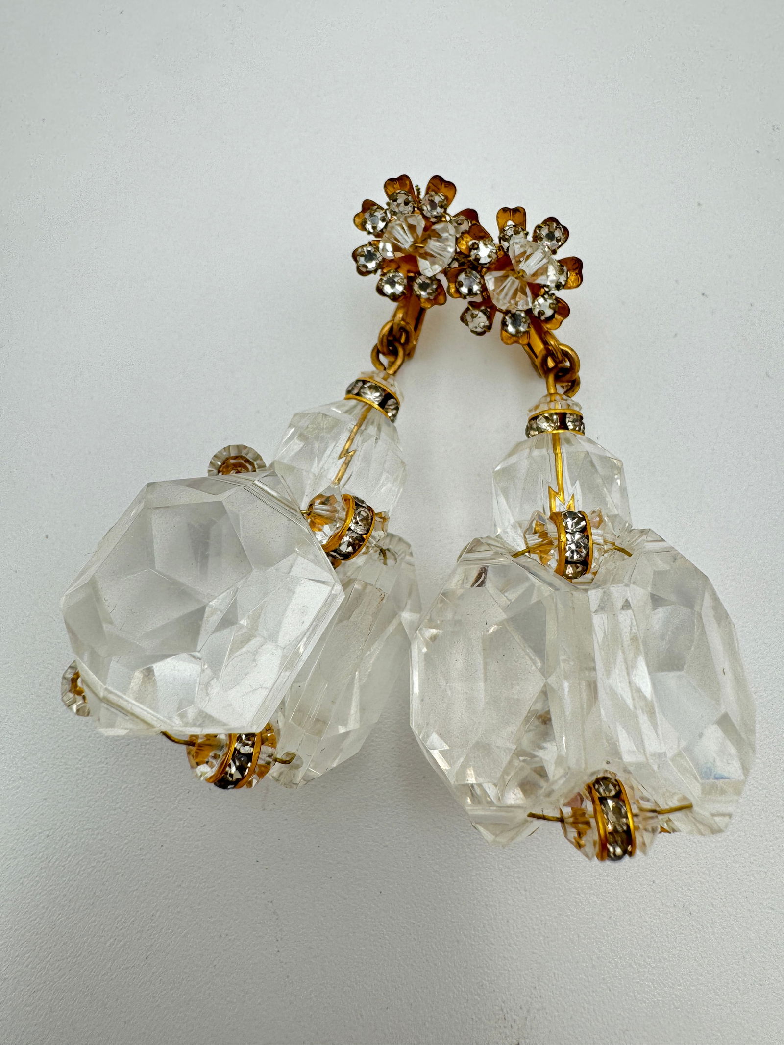 Incredible RARE MIRIAM HASKELL LONG LUCITE CRYSTAL BEADS DROP EARRINGS (1 of 6)