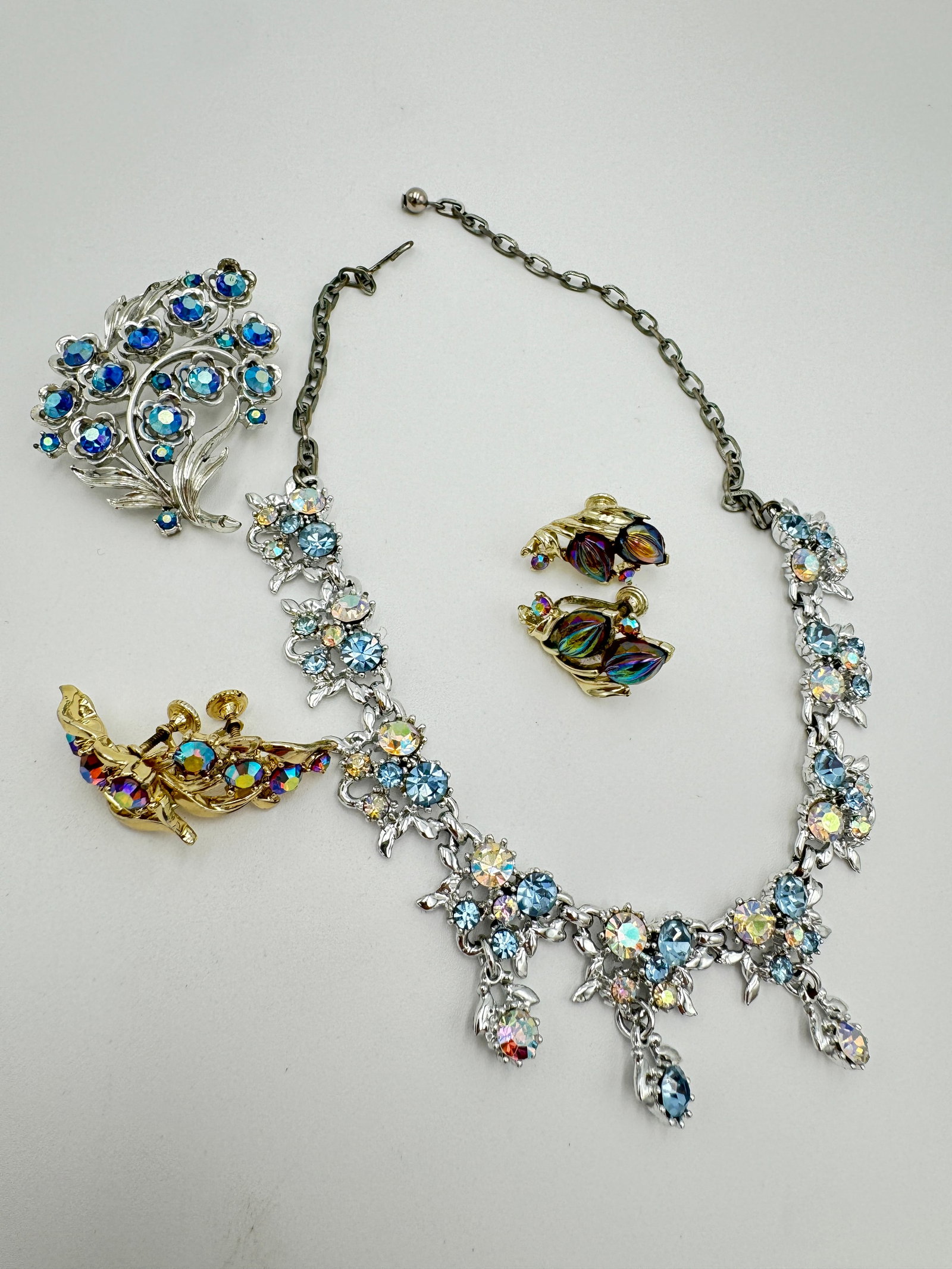 Vintage rhinestone jewelry lot some signed star (1 of 6)