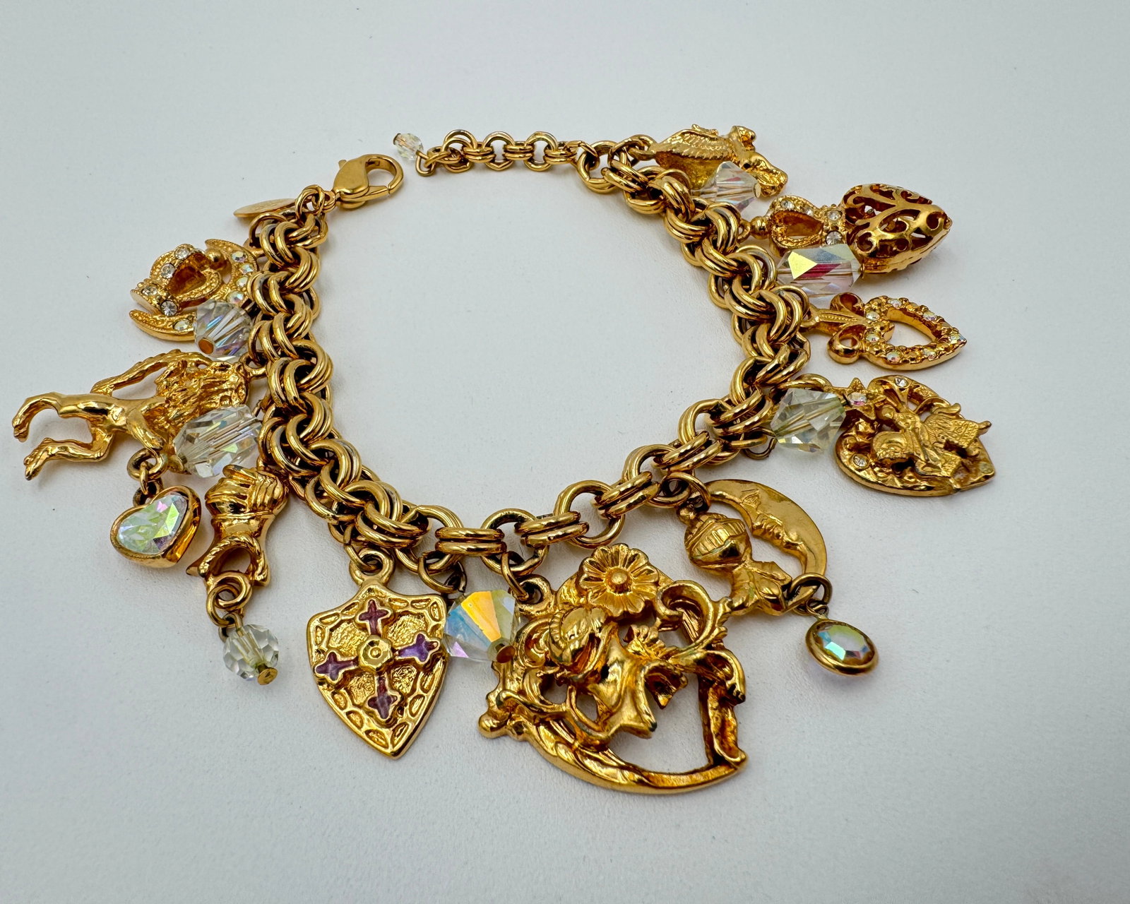 Vintage Kirk’s Folly charm bracelet 8” long: Beautiful vintage signed Kirk’s Folly charm bracelet. Measuring 8” long. Nice vintage condition. See pictures for more details as they are the best description WE PROVIDE IN-HOUSE/COMBINED SHI