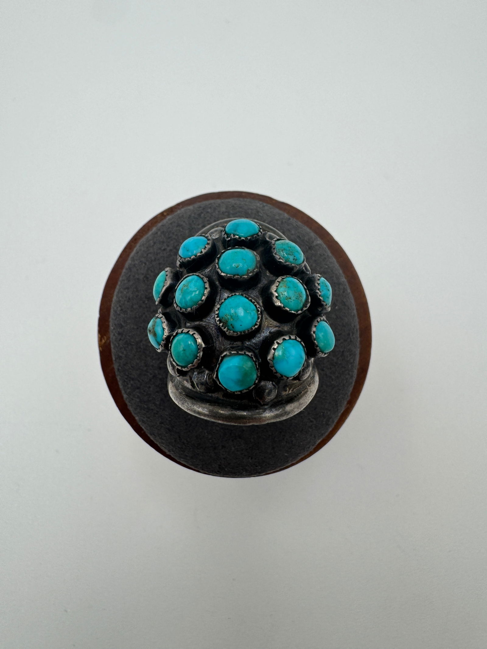 Vintage sterling silver native unusual dome ring size 7 (1 of 3)