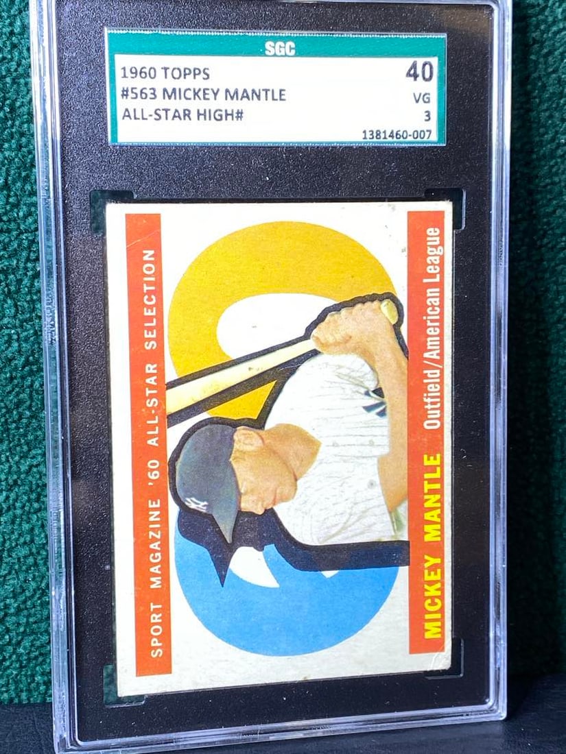 1960 TOPPS CARD #563 MICKEY MANTLE  CARD (1 of 3)