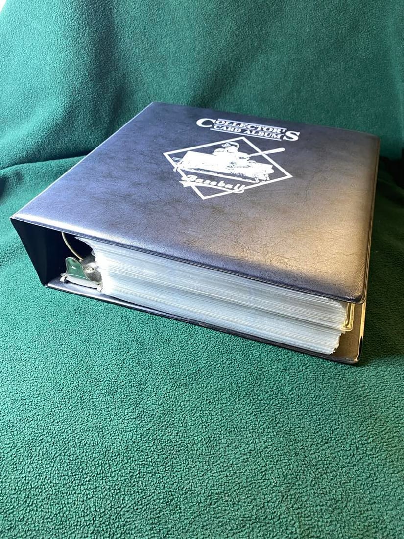 COMPLETE SET OF 1982 TOPPS BASEBALL CARDS (1 of 8)