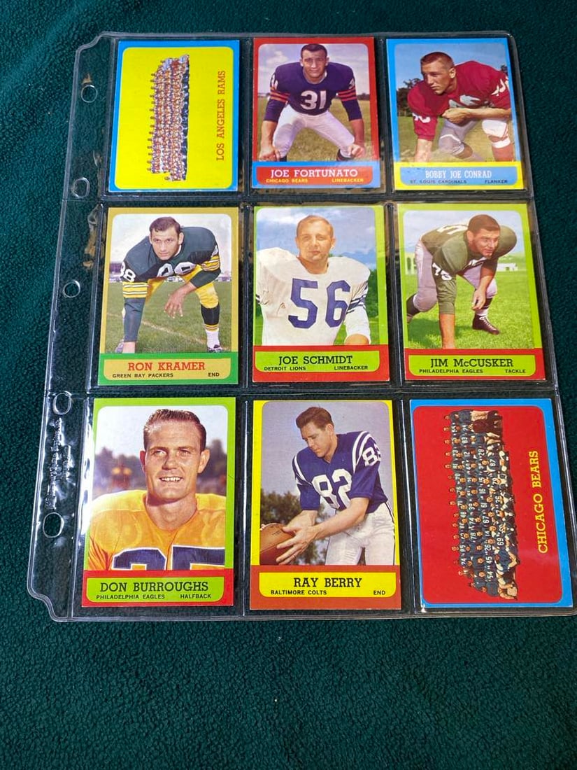 9-1963 TOPPS FOOTBALL CARDS (1 of 2)