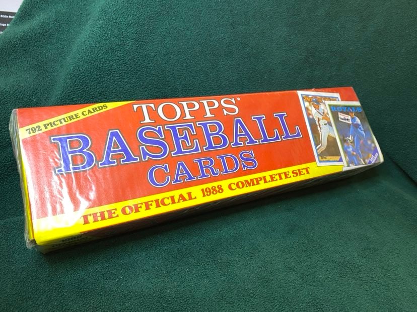 FACTORY SEALED 1988 TOPPS BASEBALL SET (1 of 2)