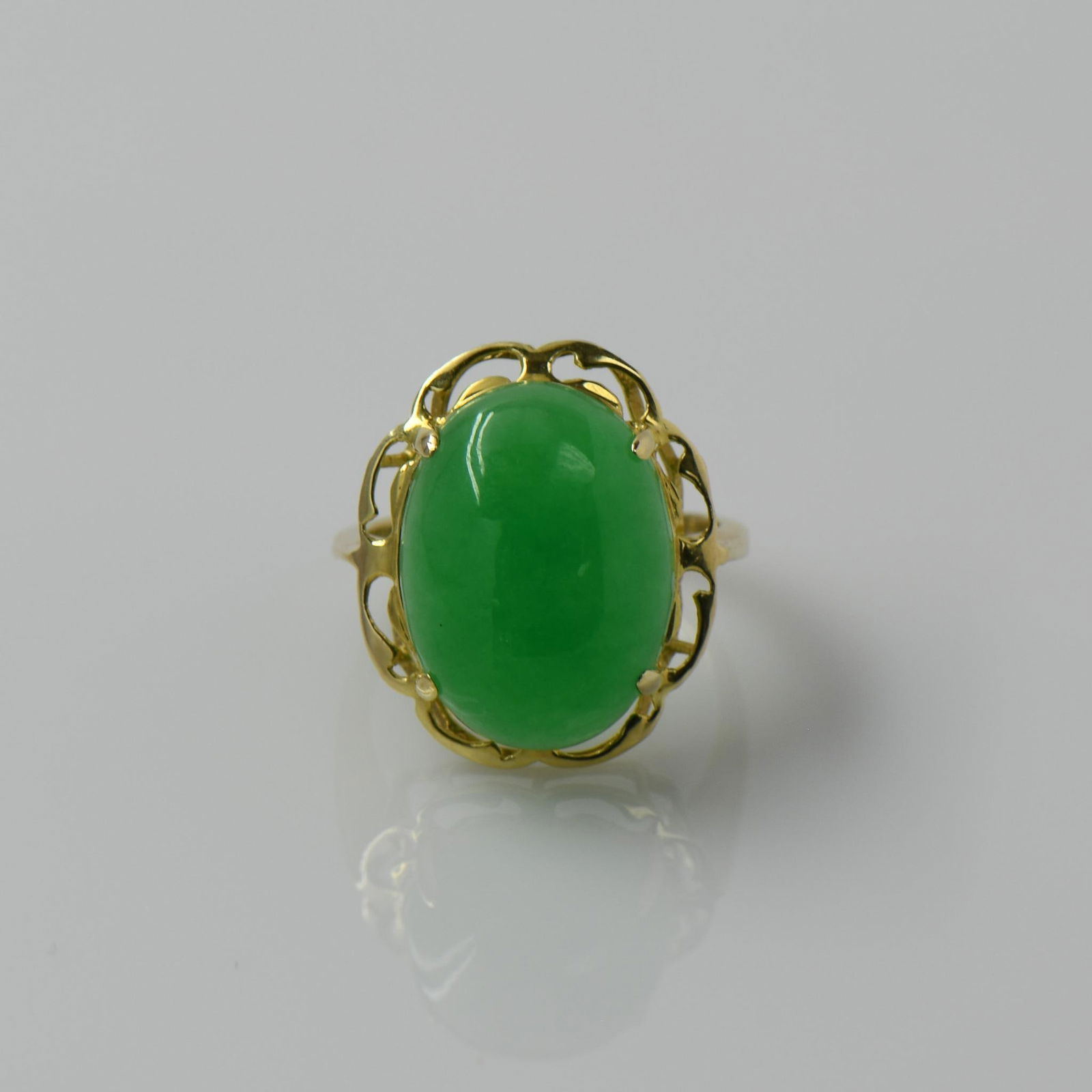 Green Jade Oval 14K Yellow Gold Ring (1 of 9)