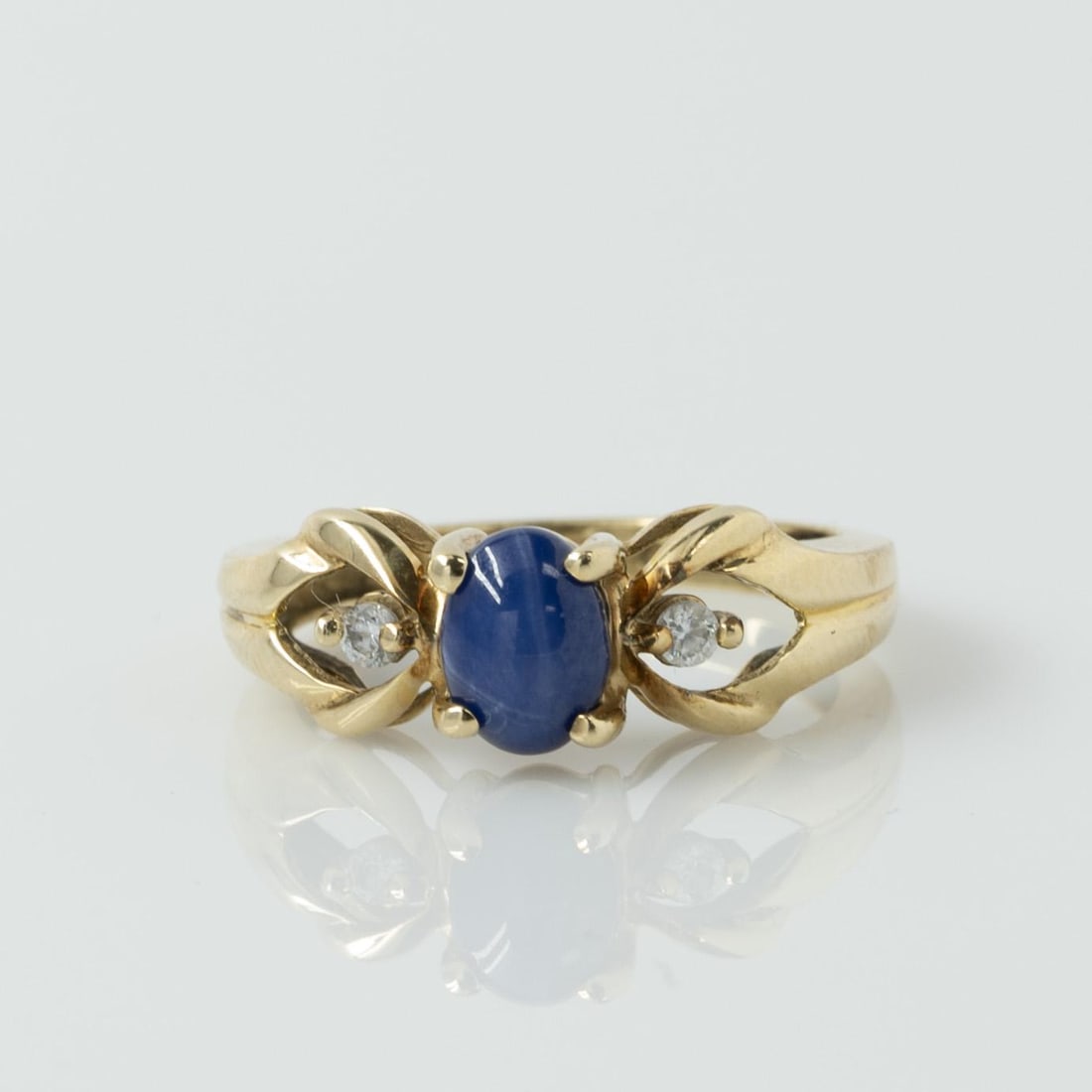 Vintage Lindy Blue Star Sapphire and Diamond 10k Yellow Gold Ring (1 of 7)