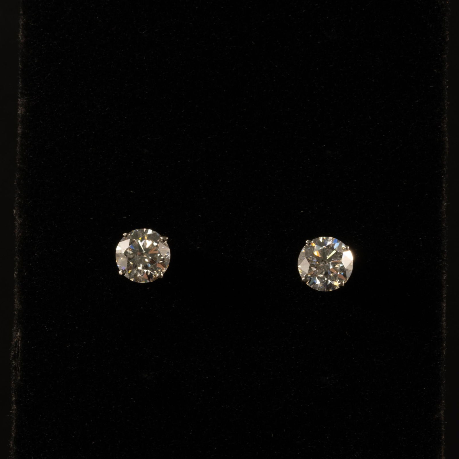 New 2 Carat tw Round Lab Grown Diamond Studs 14K White Gold Friction Back (1 of 5)