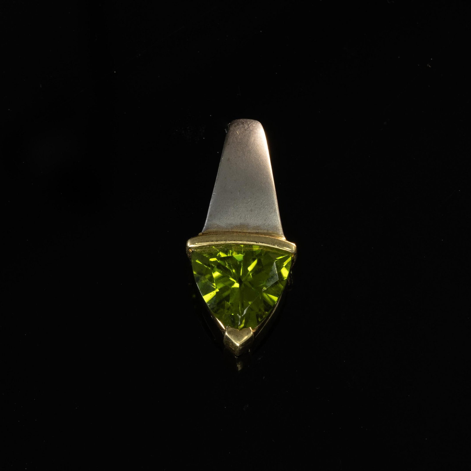 5ct Peridot Triangle 14 and 18k White and Yellow Gold Pendant: Metal Type: 14K White Gold & 18K Yellow Gold (Tested) Weight: 9.7G Gold Melt Value