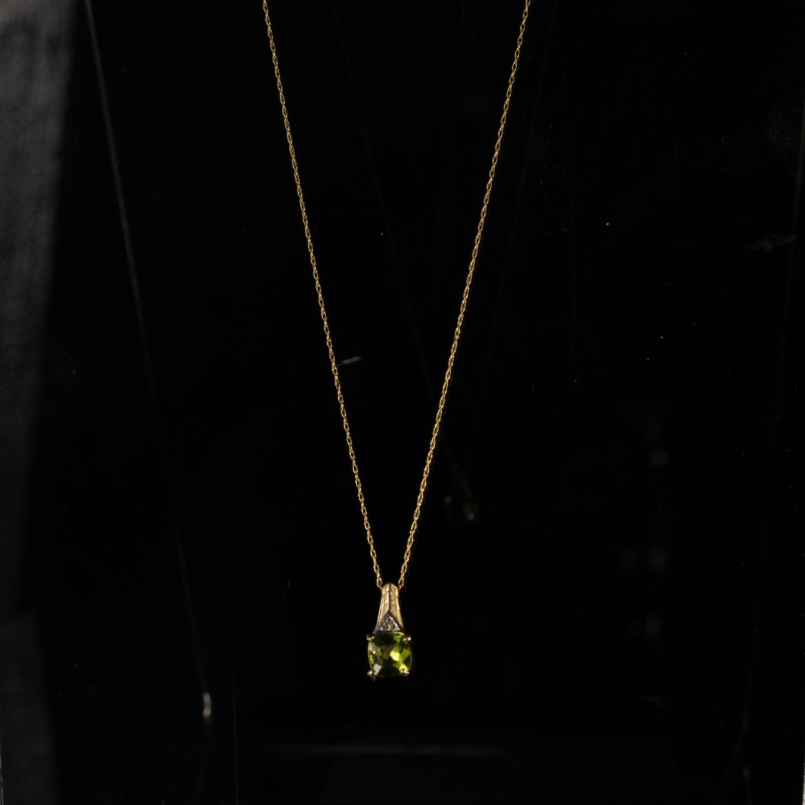14K Yellow Gold Peridot Cushion Cut Necklace: Metal Type: 14K Yellow Gold(Tested) Weight: 1.4G Gold Melt Value: $69