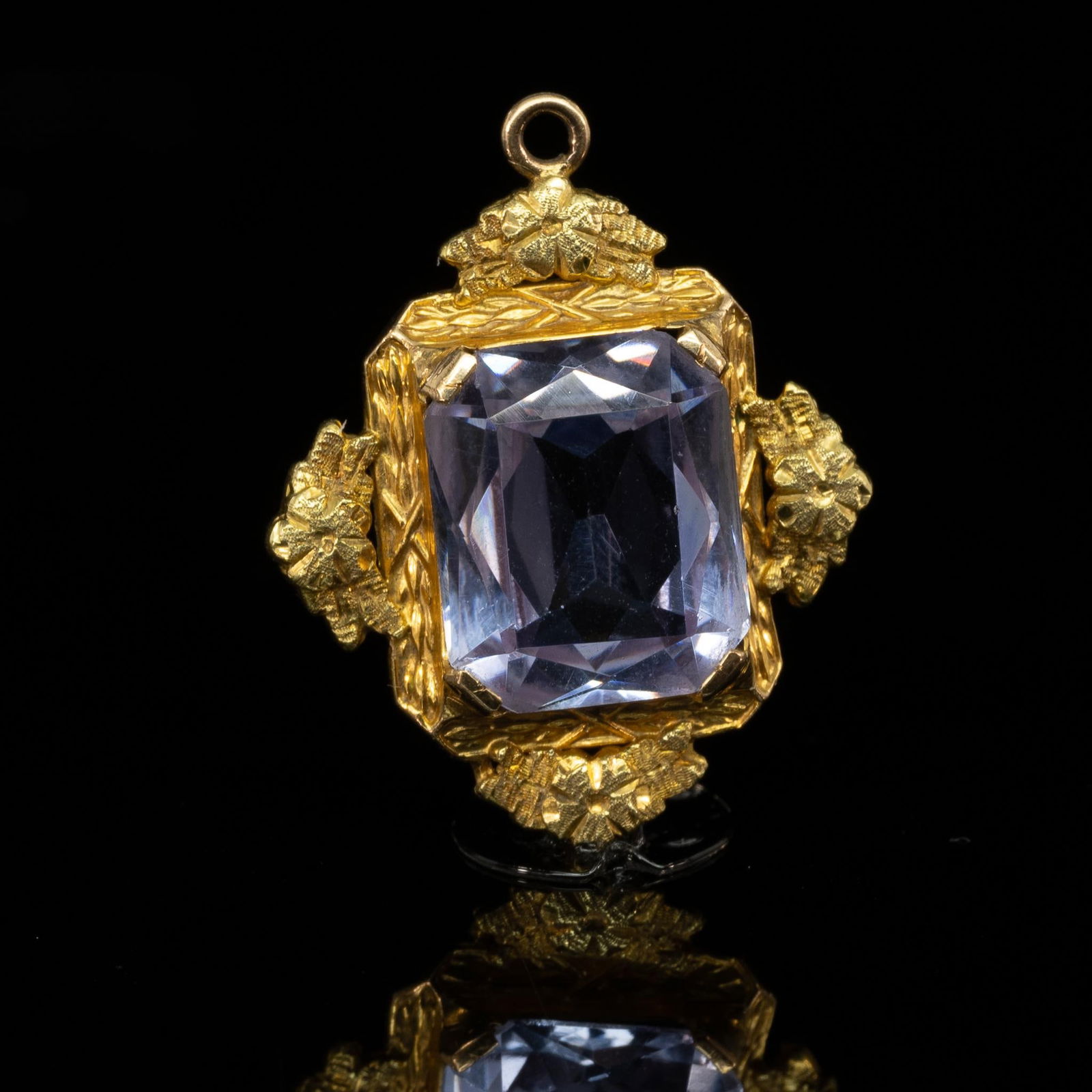 Art Deco Color Change Cornflower Blue Purple Pendant in 14k Yellow & Green Gold: Item Details: Metal Type: 14K Yellow and Green Gold (Tested) Weight: 2.50g Gold Melt Value: $123 Hallmarks: None Engraving: None Width: 20.25mm Length: 24.70 mm Center Ge