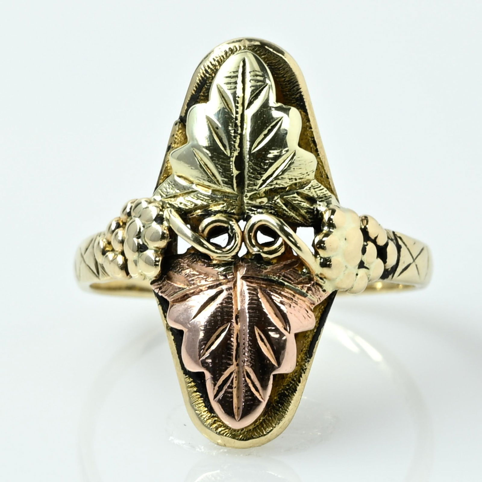 Black Hills Gold JCO Grape Leaf Tri Color Gold Shield Ring (1 of 6)