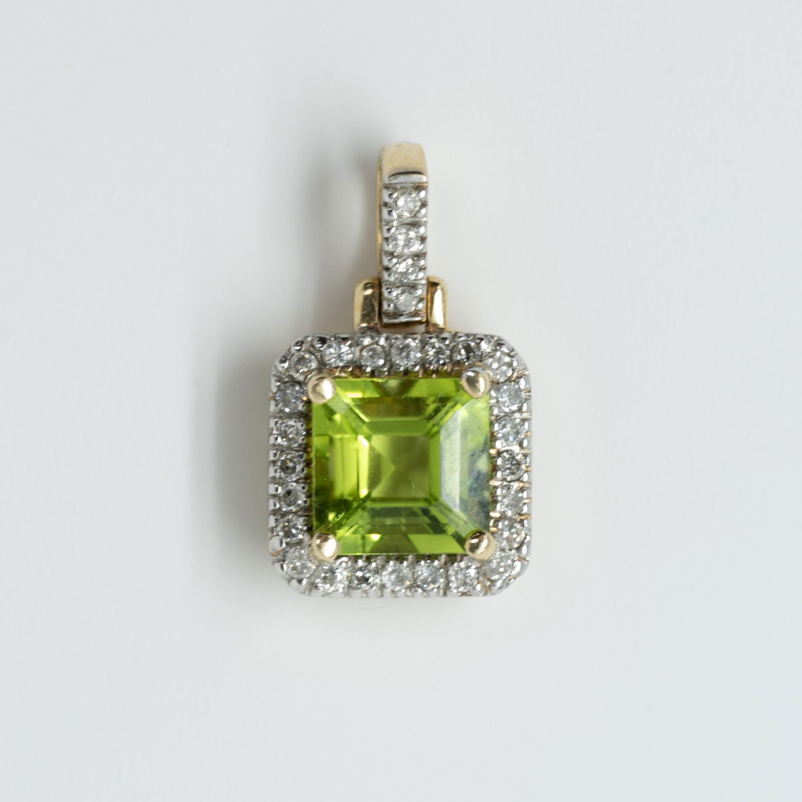 Peridot 14k Yellow Gold Pendant: Metal Type: 14K Yellow Gold (Tested)