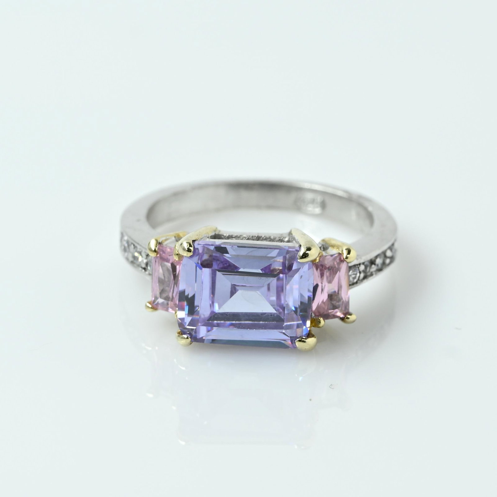 East West Purple & Pink Emerald Cut Gemstone Sterling Silver Ring: Size: 7 Metal Type: Sterling Silver Weight: 5.30G Width: 8.62mm-2.31mm Finger to Top of Ring: 7.31mm