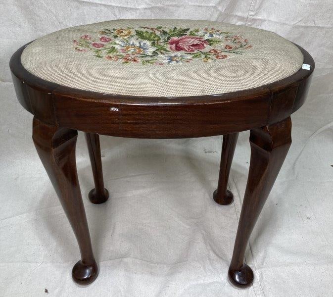 Queen Anne Needlepoint Bench (1 of 6)