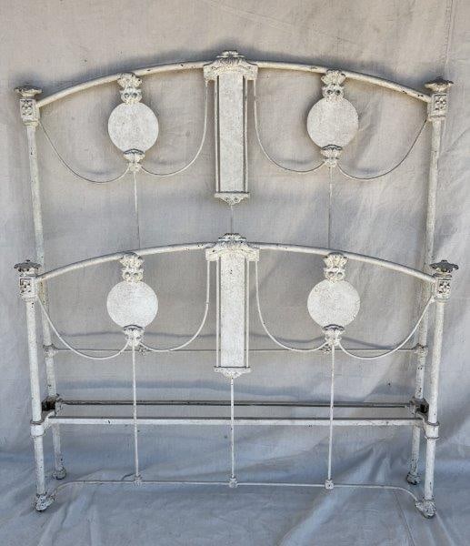 Decorative White Cast Iron Bed (1 of 6)