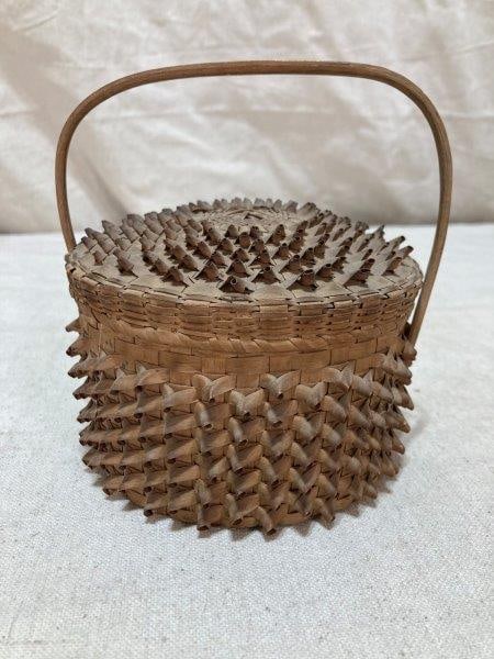 Iroquois Native American Covered Basket (1 of 9)